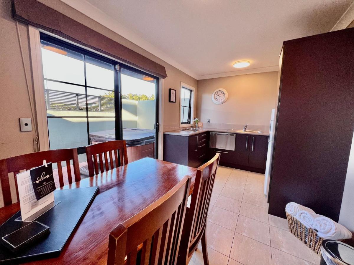 Quantum Lodge Motor Inn Hamilton Bagian luar foto