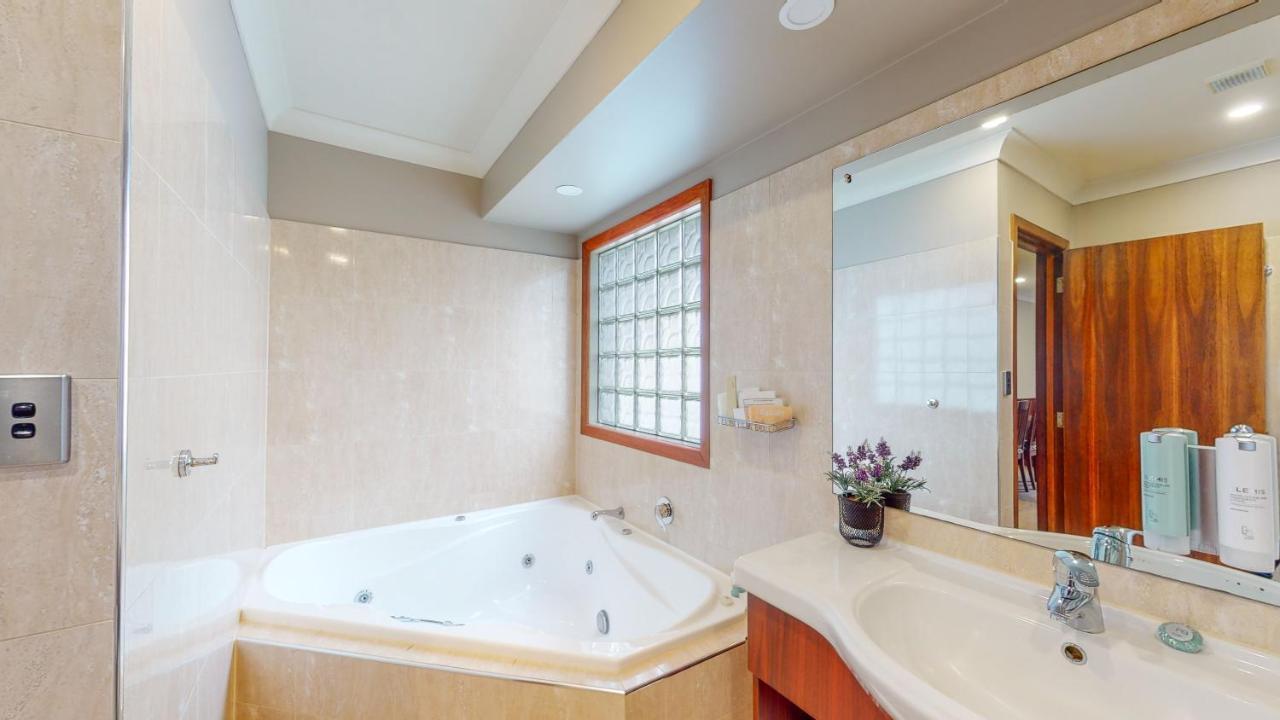 Quantum Lodge Motor Inn Hamilton Bagian luar foto