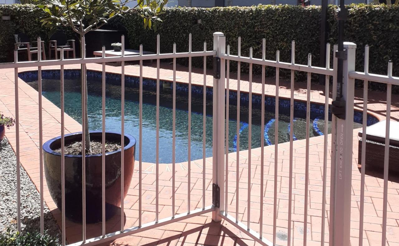 Quantum Lodge Motor Inn Hamilton Bagian luar foto